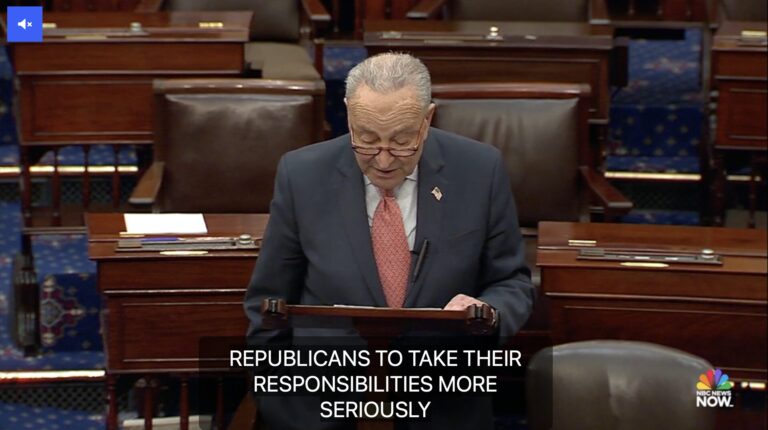 Chuck Schumer cho biết ông sẽ không chặn dự luật tài trợ của đảng Cộng hòa trong bối cảnh đảng Dân chủ chia rẽ về chiến lược đóng cửa